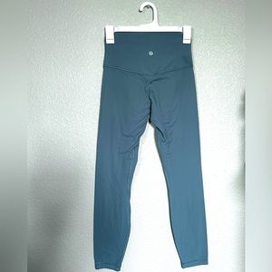 25’ Lululemon Aligns